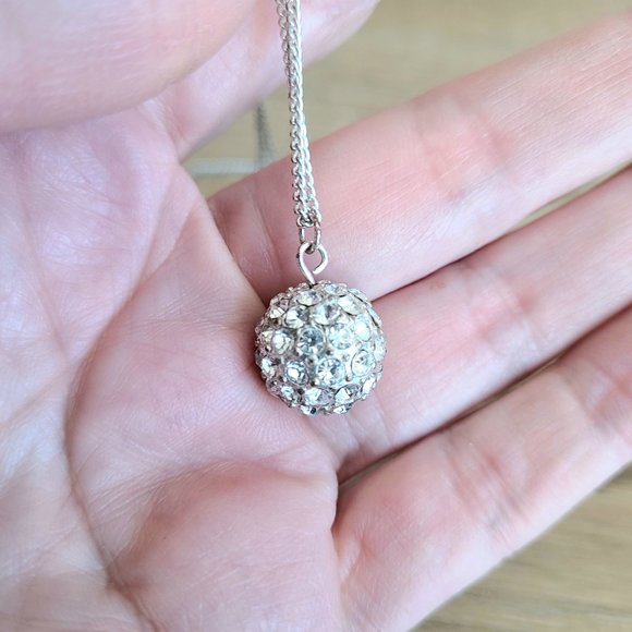 Clear rhinestones crystal ball on chain. - Picture 5 of 5